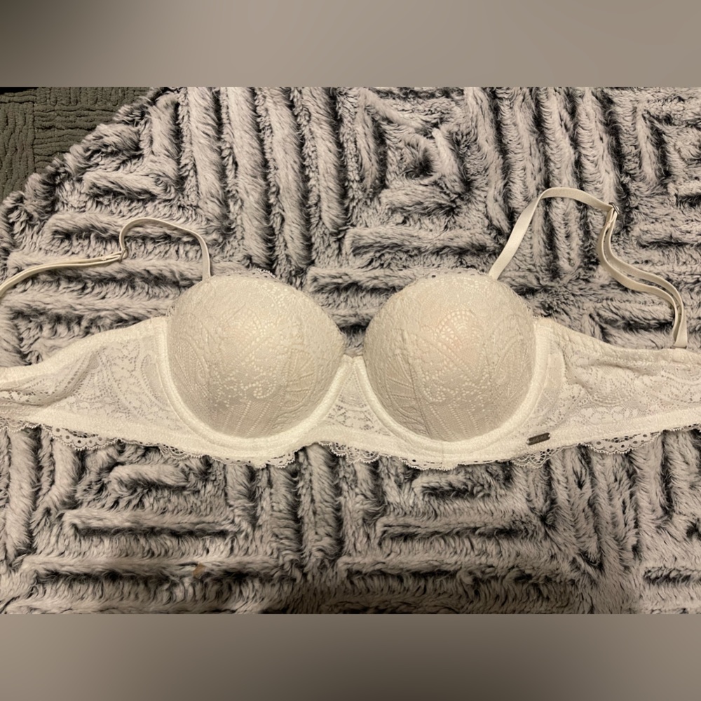 Gilly Hicks multi-way push up bra